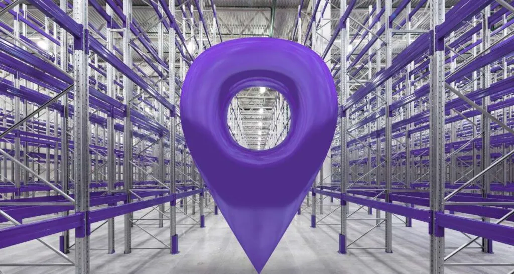 Logo KAMD com ícone de cérebro e lâmpada, simbolizando a união entre inteligência humana e tecnologia no marketing digital.
